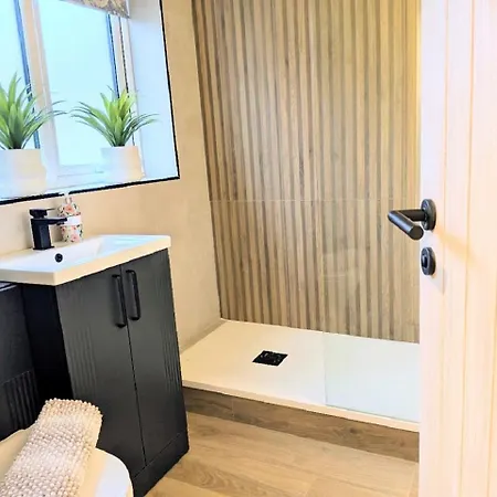 Bromley With Parking * York